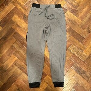 Jaanuu Men’s Gray and Black Scrub Bottoms